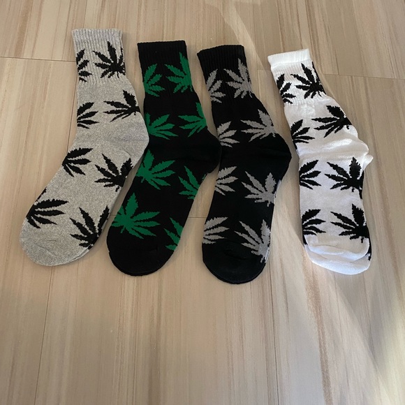 8 pair men’s long weed leaf socks - Picture 4 of 4